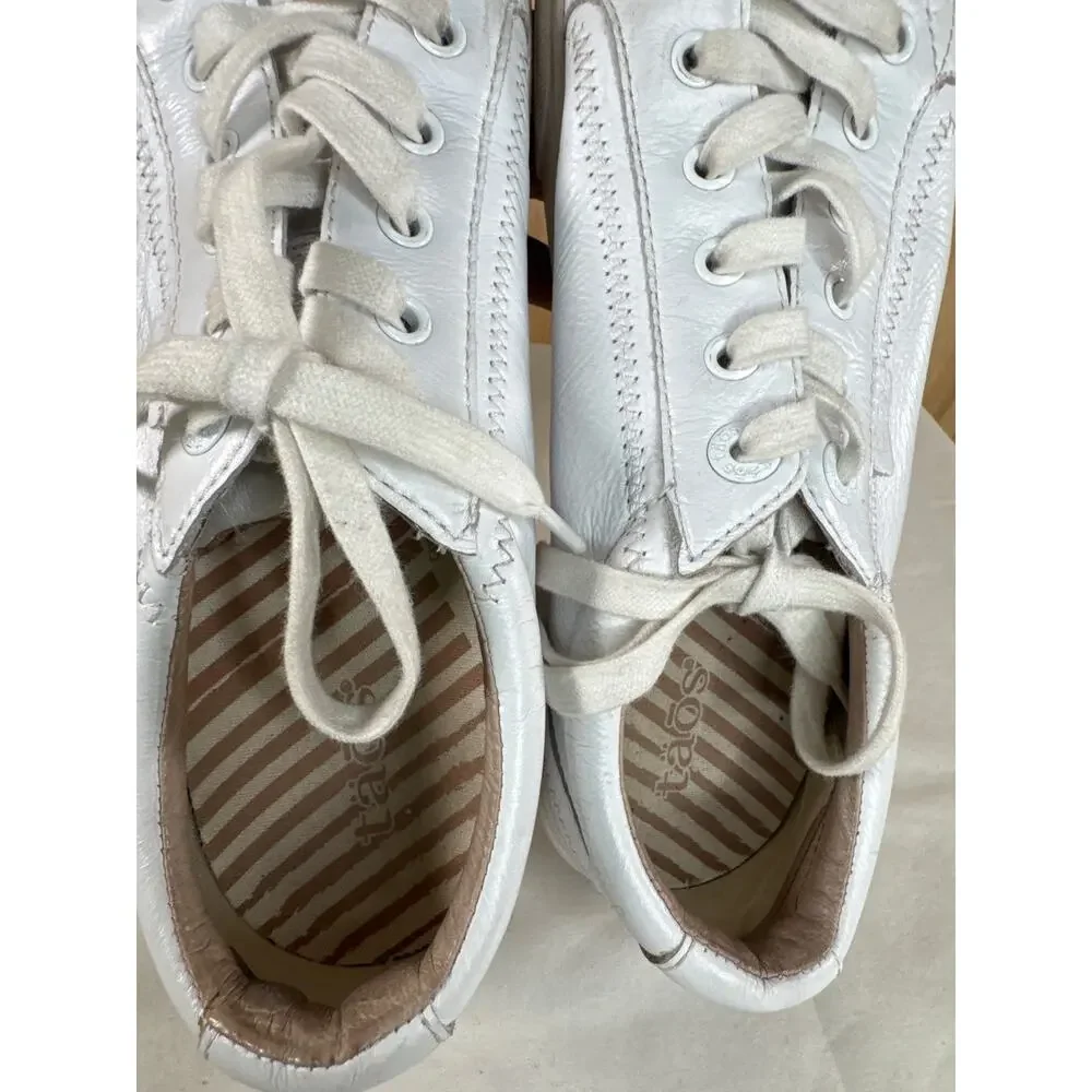 Taos white leather sneakers women’s size 9.5